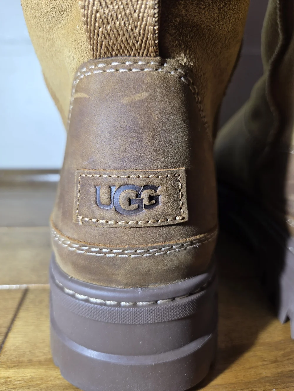 UGG men's Heritage Pull On Trailblazer Waterproof Chestnut Boots Size 11